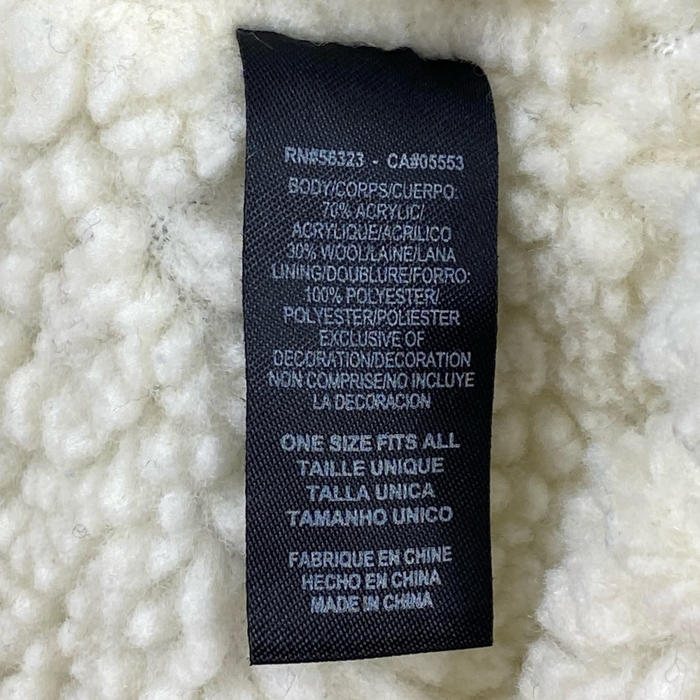 Nike ACG Women’s Winter Hat Beanie - Picture 7 of 12